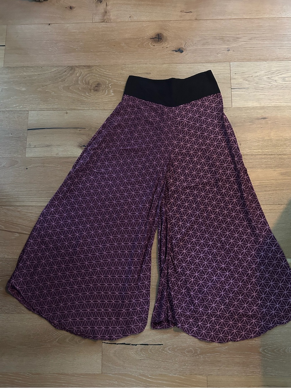 Wide Leg Geo-Print Palazzo Pants in Plum